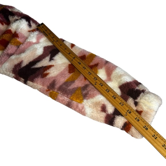 AEROPOSTALE women's SZ Med Pullover cropped hoodie NWT aztec soft cuddly pinks - Picture 8 of 15